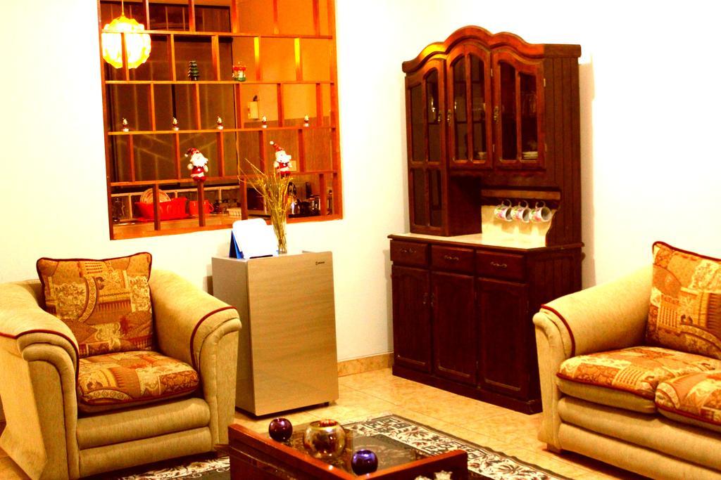 Taytaypa Rooms & Apartments Lima Airport ภายนอก รูปภาพ