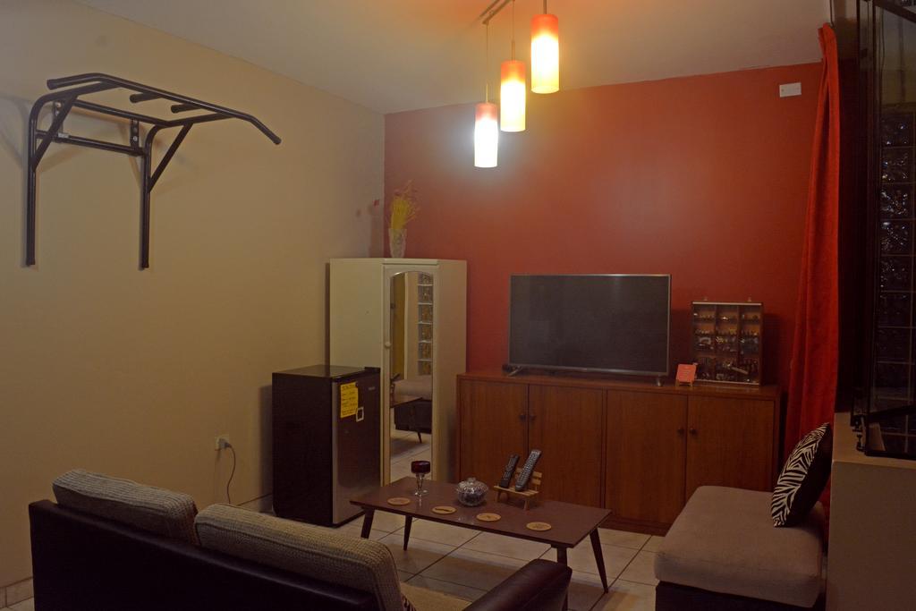 Taytaypa Rooms & Apartments Lima Airport ภายนอก รูปภาพ