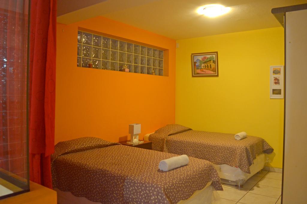 Taytaypa Rooms & Apartments Lima Airport ภายนอก รูปภาพ