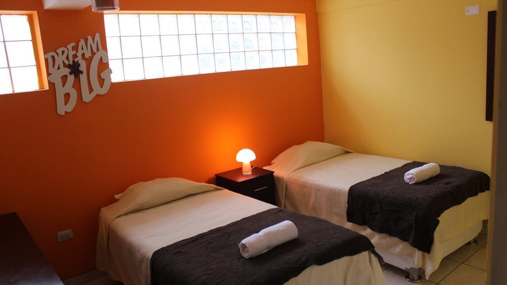 Taytaypa Rooms & Apartments Lima Airport ภายนอก รูปภาพ