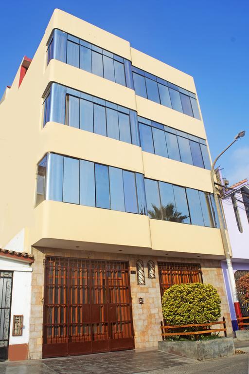 Taytaypa Rooms & Apartments Lima Airport ภายนอก รูปภาพ