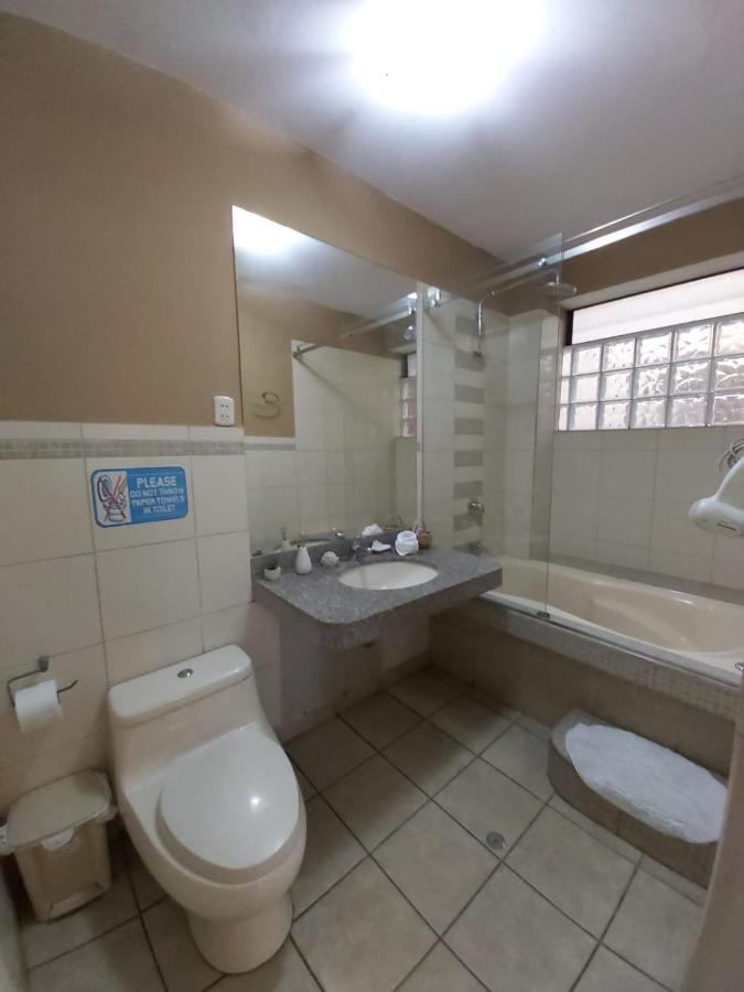 Taytaypa Rooms & Apartments Lima Airport ภายนอก รูปภาพ